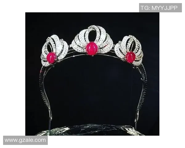 足球明星与奢华珠宝的完美融合打造璀璨赛场魅力